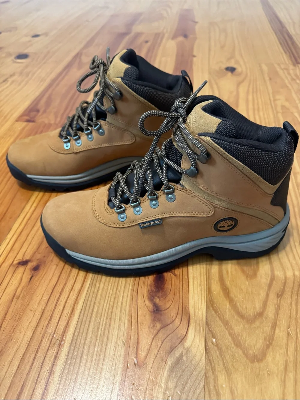 Timberland Men's Brown Waterproof Hiking Boots US Size 9 MPN TB114176231 NIB